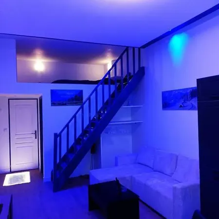 Grand Avec Mezzanine *