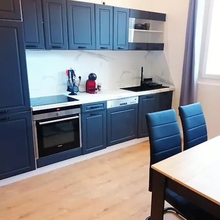 Grand Avec Mezzanine * Voiron